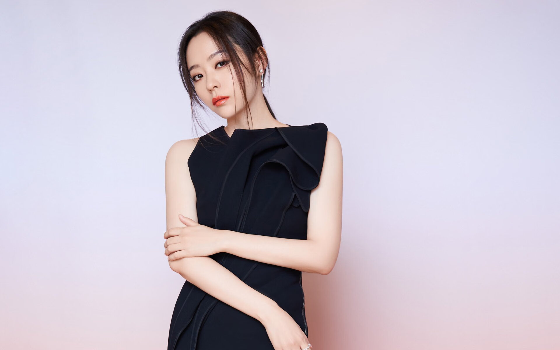 乐鱼官网-大屏幕上的欢呼声：欧冠夜晚的狂热心情
