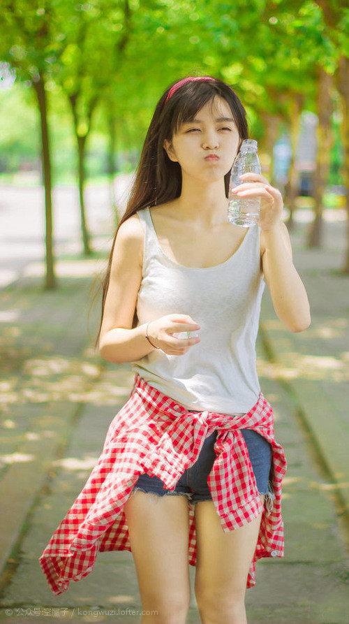 大屏幕上的祝福和呼喊，欧冠夜晚的感人瞬间，欧冠段子