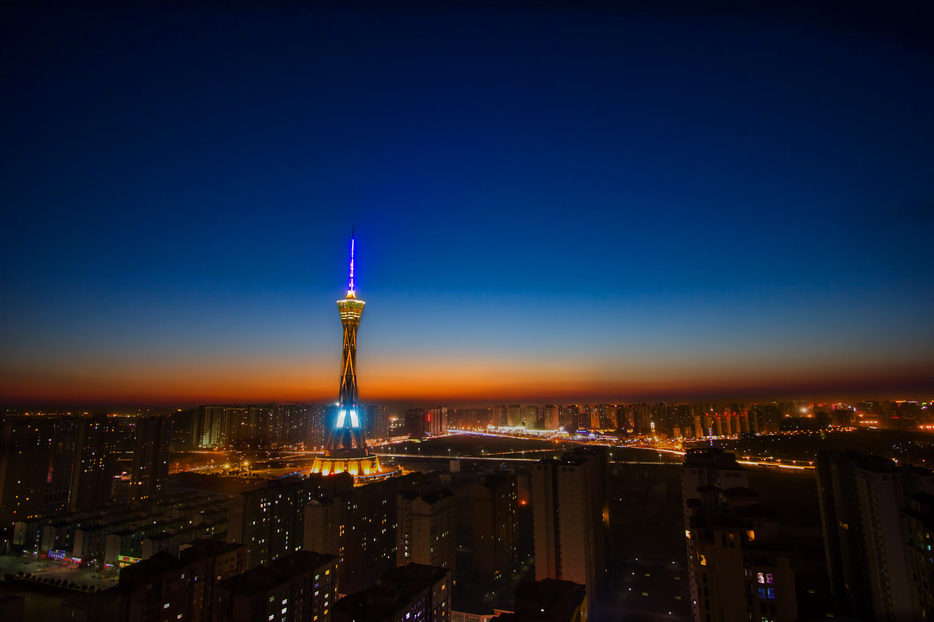 leyu乐鱼在线登录入口-勇士客场逆袭库里关键三分，勇士高层谈续约库里